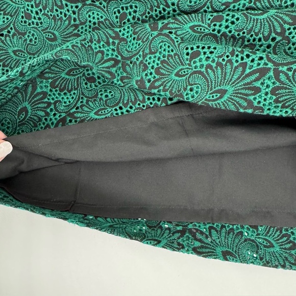 Ann Taylor NWT Fully Lined Lace Pencil Skirt | Size 10 | Green and Black - Picture 5 of 9